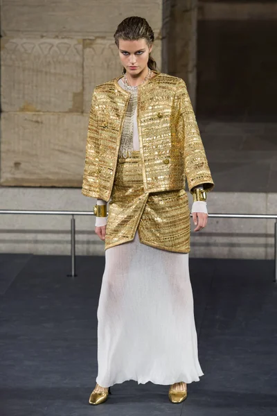 Look 2